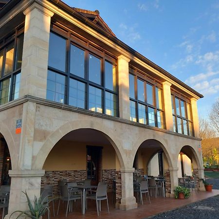 Hosteria Rio Negro Bárcena de Cicero エクステリア 写真