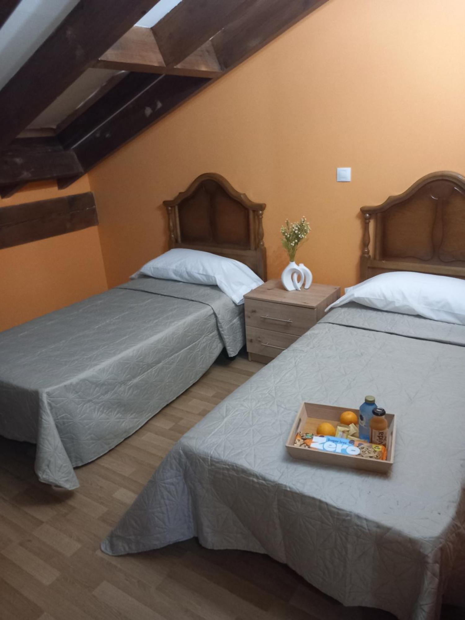 Hosteria Rio Negro Bárcena de Cicero エクステリア 写真