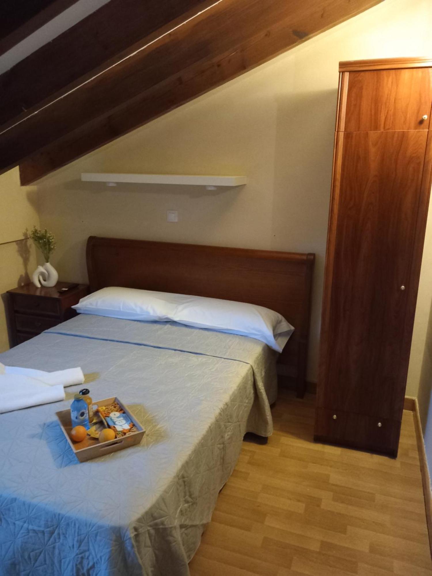 Hosteria Rio Negro Bárcena de Cicero エクステリア 写真